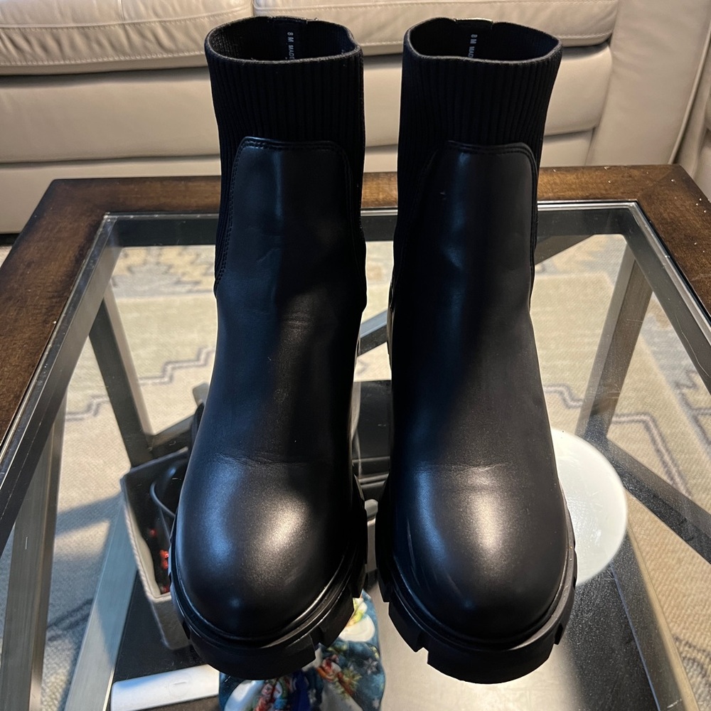 Steve madden women Boots. Size 8